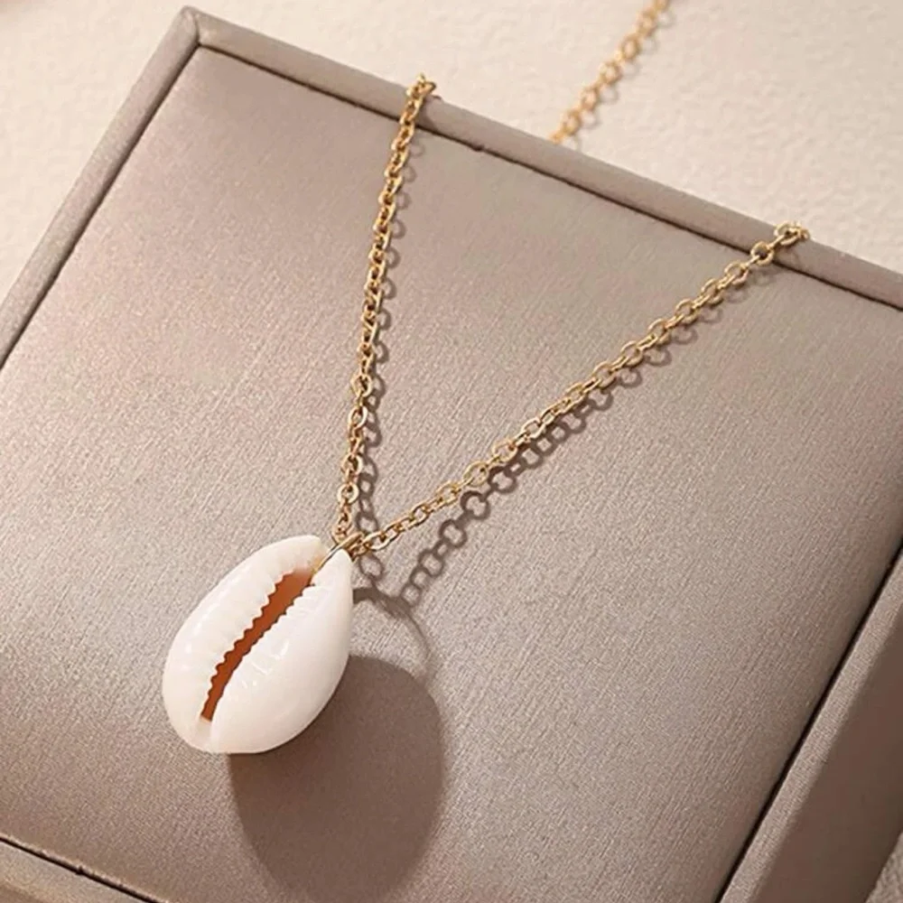 Shell Charm Necklace - Picture 2 of 3